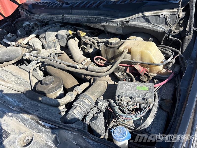 Ford F-250 XLT 4x4 Crew Cab Pickup Ostalo