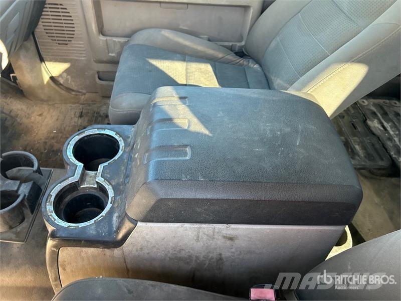 Ford F-250 XLT 4x4 Crew Cab Pickup Other