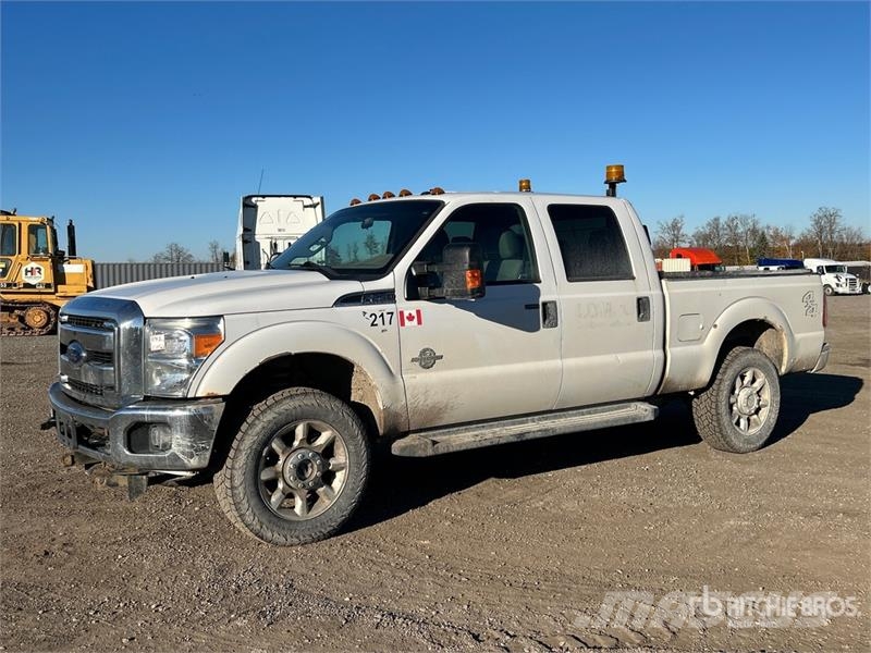 Ford F-250 XLT 4x4 Crew Cab Pickup Ostalo
