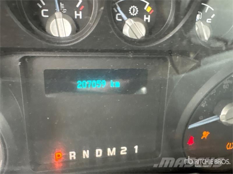Ford F-250 XLT 4x4 Crew Cab Pickup Muu