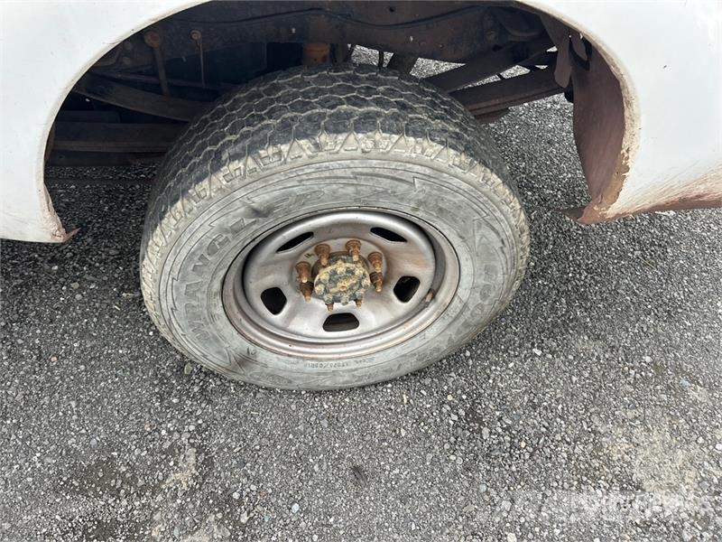 Ford F-250 XLT 4x4 Crew Cab Pickup (Inoperable) Furgoni altro