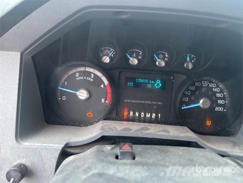 Ford F-250 XLT 4x4 Crew Cab Pickup Ostalo