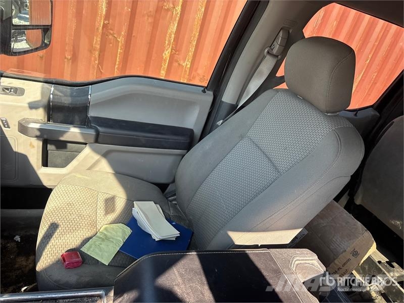 Ford F-250 XLT 4x4 Crew Cab Pickup Anders