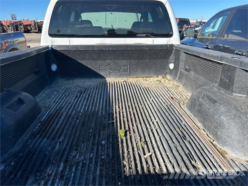 Ford F-250 XLT 4x4 Crew Cab Pickup Other