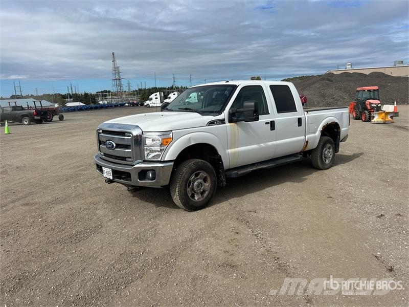 Ford F-250 XLT 4x4 Crew Cab Pickup Drugi