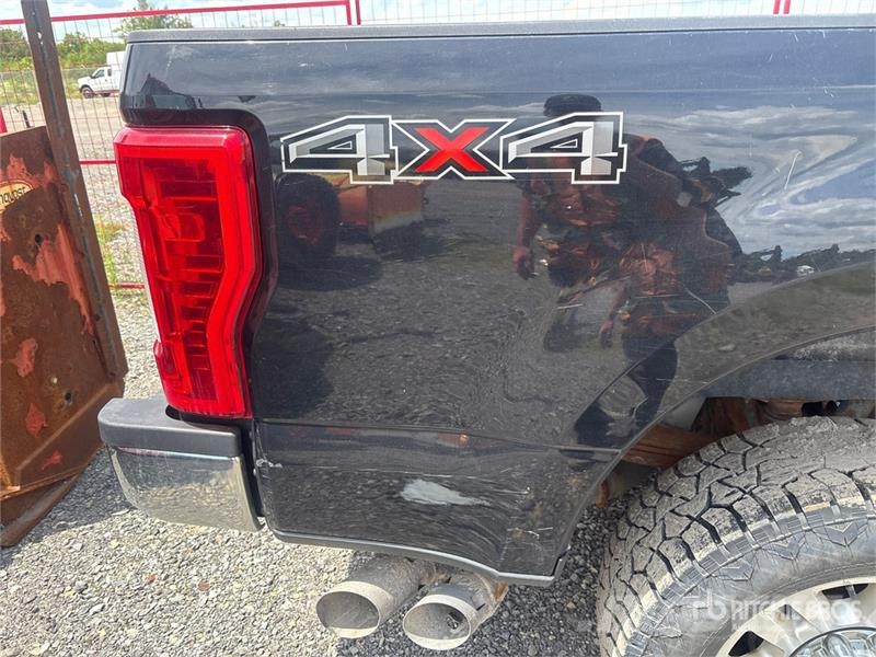 Ford F-250 XLT 4x4 Crew Cab Pickup Anders