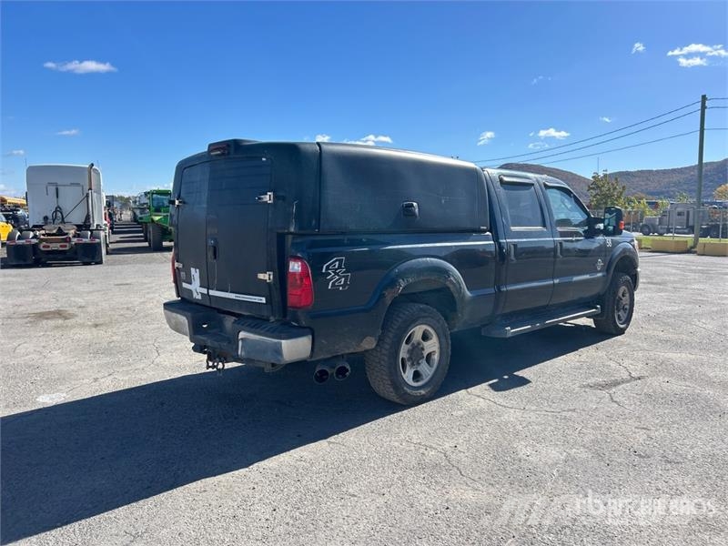 Ford F-250 XLT 4x4 Crew Cab Pickup Прочие фургоны