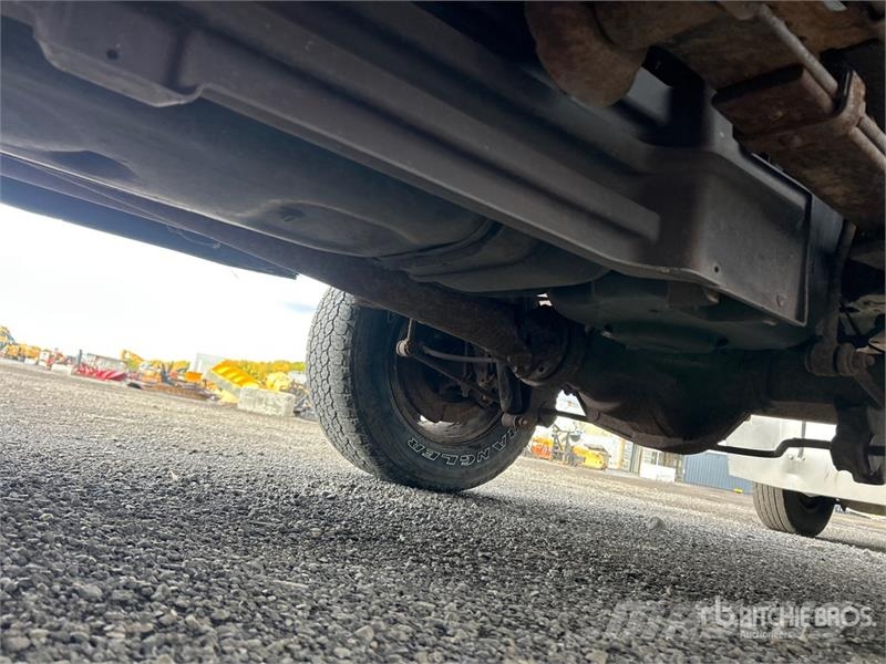 Ford F-250 XLT 4x4 Crew Cab Pickup (Inoperable) Furgoni altro