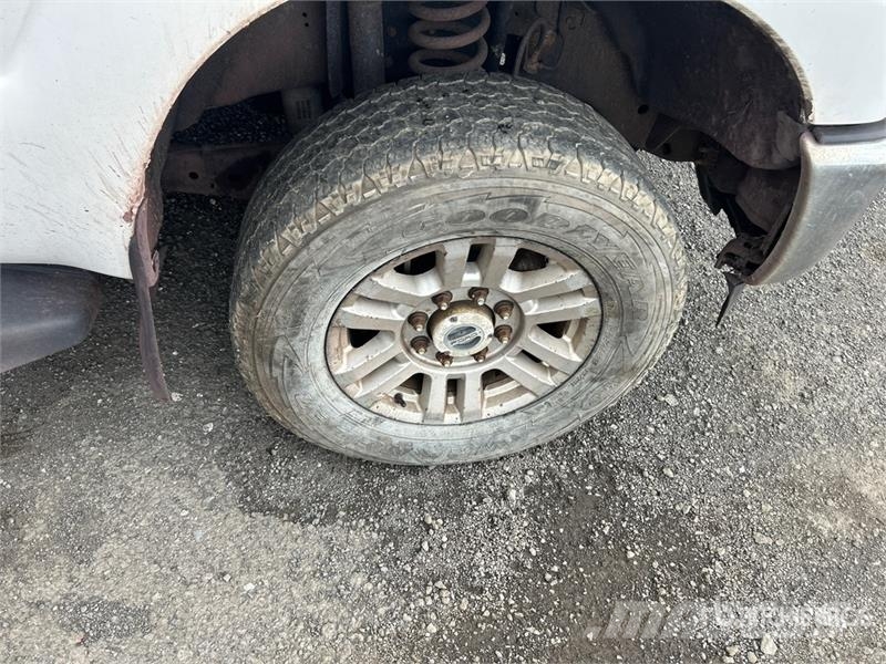 Ford F-250 XLT 4x4 Crew Cab Pickup (Inoperable) Furgoni altro