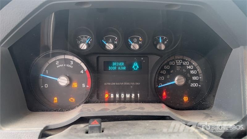 Ford F-250 XLT 4x4 Crew Cab Pickup Ostalo