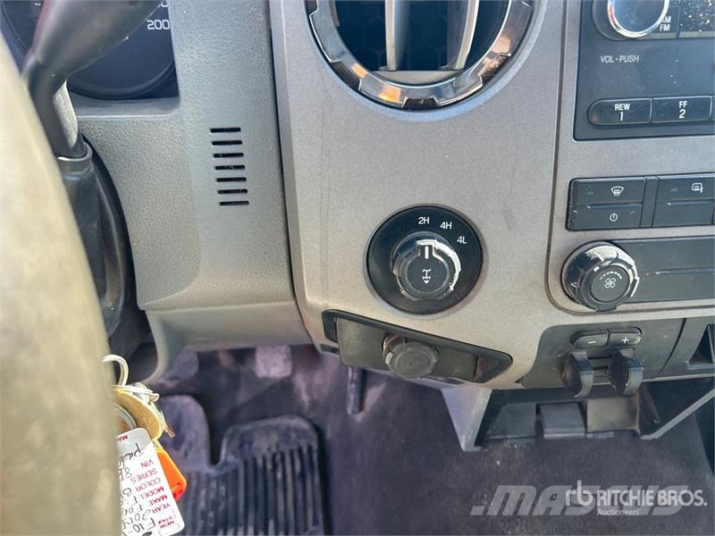 Ford F-250 XLT 4x4 Crew Cab Pickup Прочие фургоны