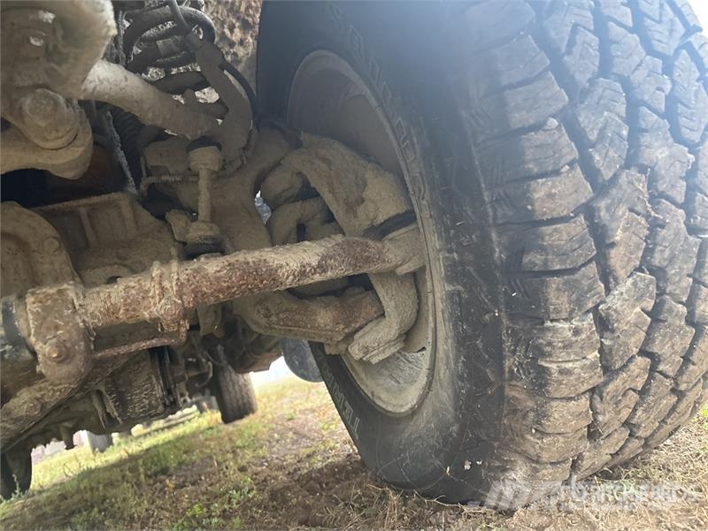 Ford F-250 XLT 4x4 Crew Cab Pickup Ostalo