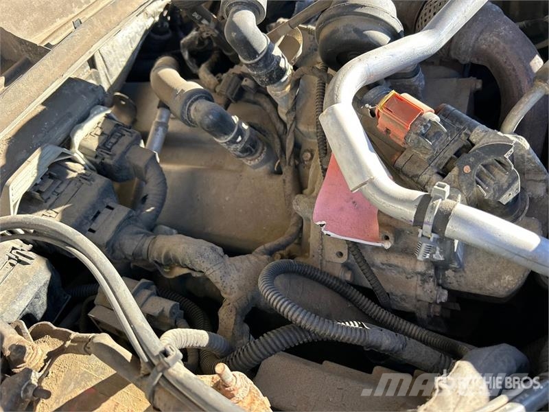 Ford F-250 XLT 4x4 Crew Cab Pickup Ostalo