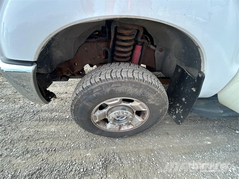 Ford F-250 XLT 4x4 Crew Cab Pickup Drugi