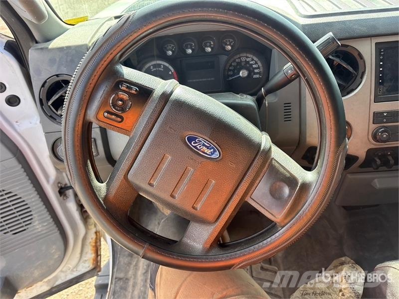 Ford F-250 XLT 4x4 Extended Cab Pickup Inne