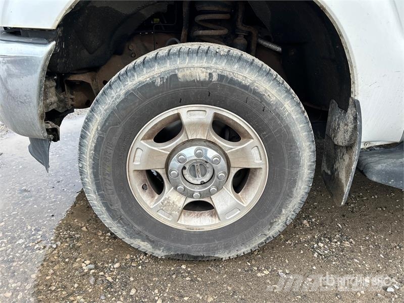 Ford F-250 XLT 4x4 Extended Cab Pickup Ostalo