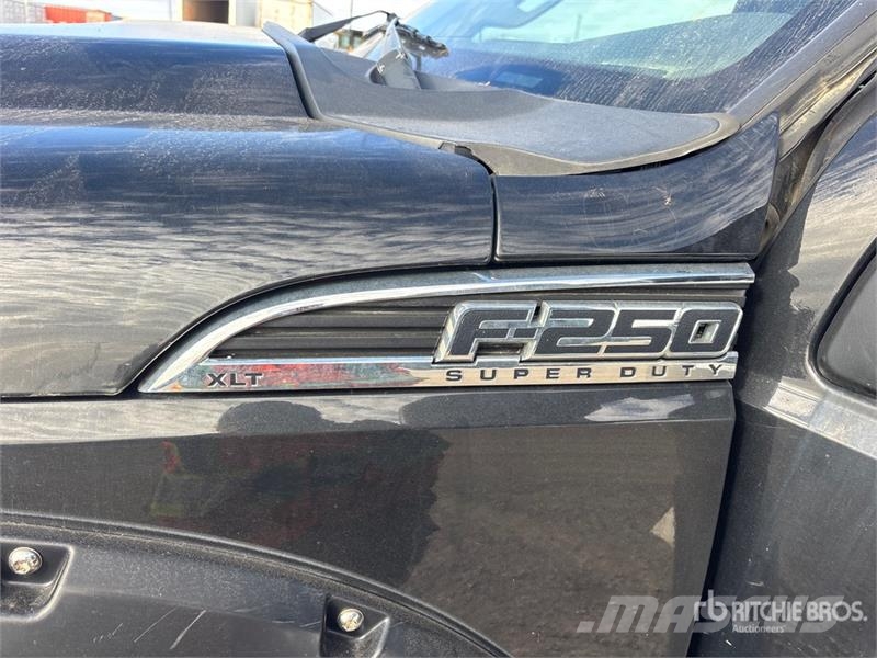 Ford F-250 XLT 4x4 Extended Cab Pickup Ostalo
