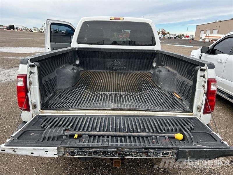 Ford F-250 XLT 4x4 Extended Cab Pickup Ostalo