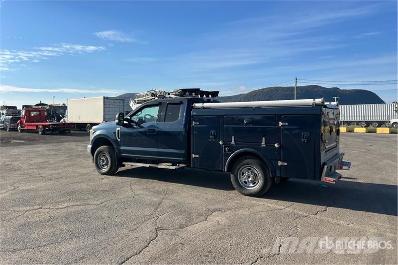 Ford F-250 XLT 4x4 Extended Cab Utility Truck Pik up kamioni