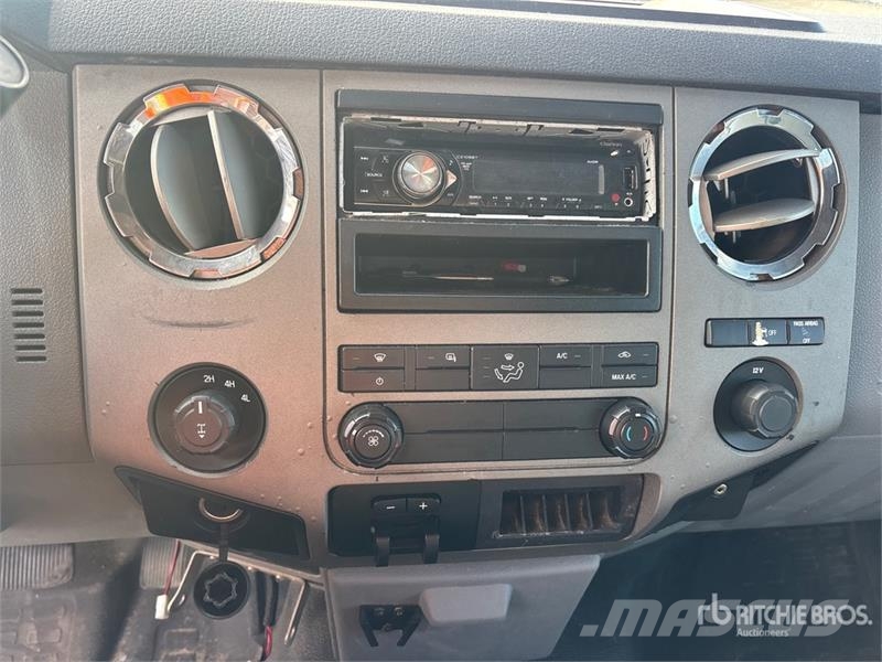Ford F-250 XLT 4x4 Extended Cab Pickup Ostalo