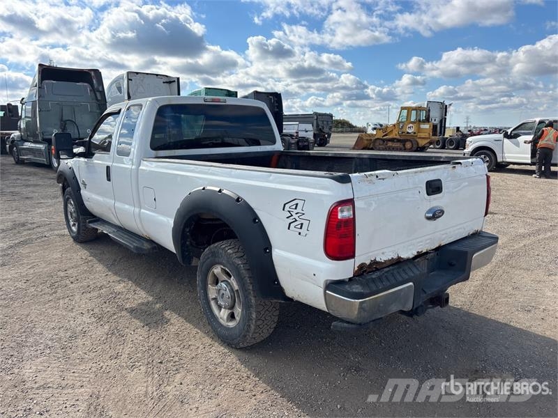 Ford F-250 XLT 4x4 Extended Cab Pickup Inne