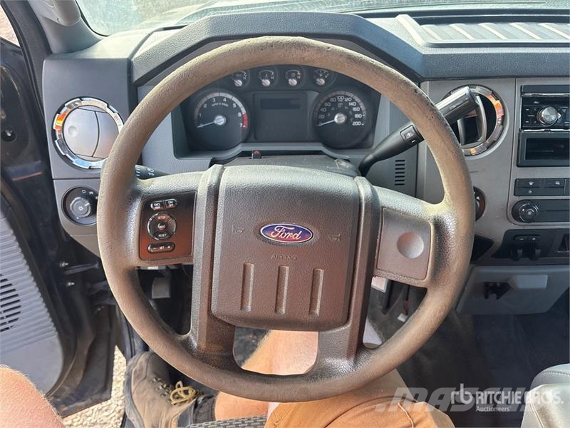 Ford F-250 XLT 4x4 Extended Cab Pickup Ostalo