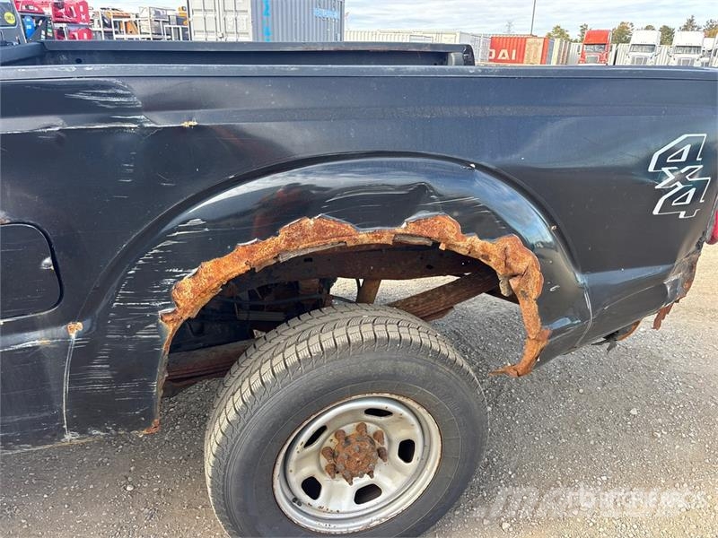 Ford F-250 XLT 4x4 Extended Cab Pickup Ostalo