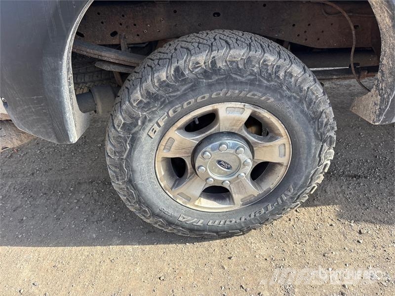Ford F-250 XLT 4x4 Extended Cab Pickup Inne