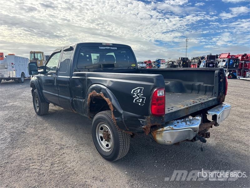Ford F-250 XLT 4x4 Extended Cab Pickup Ostalo