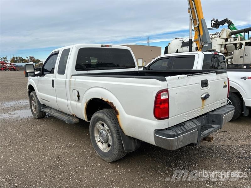 Ford F-250 XLT 4x4 Extended Cab Pickup Ostalo