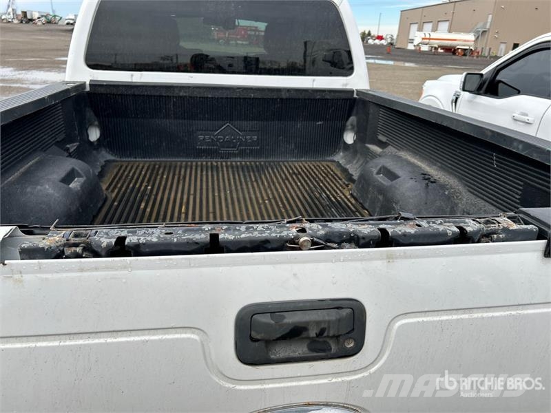 Ford F-250 XLT 4x4 Extended Cab Pickup Ostalo