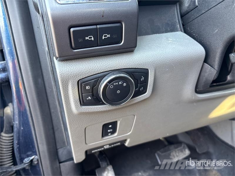 Ford F-250 XLT 4x4 Extended Cab Utility Truck Pik up kamioni