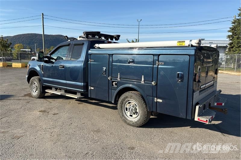 Ford F-250 XLT 4x4 Extended Cab Utility Truck Pik up kamioni