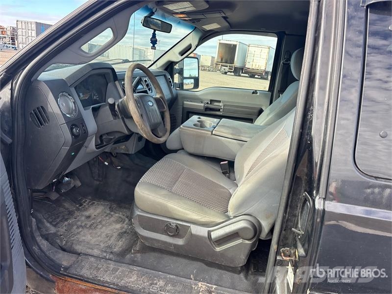 Ford F-250 XLT 4x4 Extended Cab Pickup Ostalo