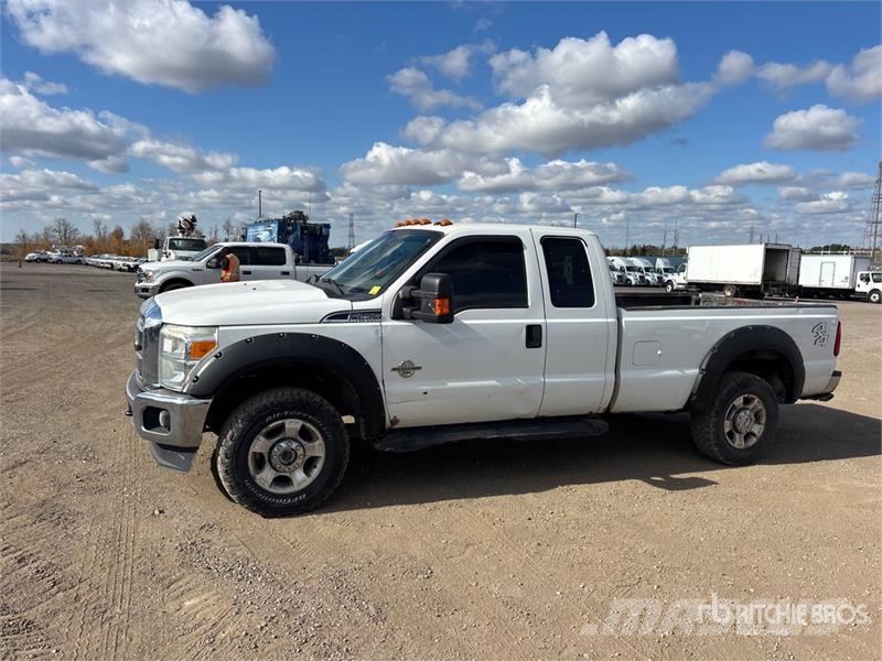 Ford F-250 XLT 4x4 Extended Cab Pickup Inne