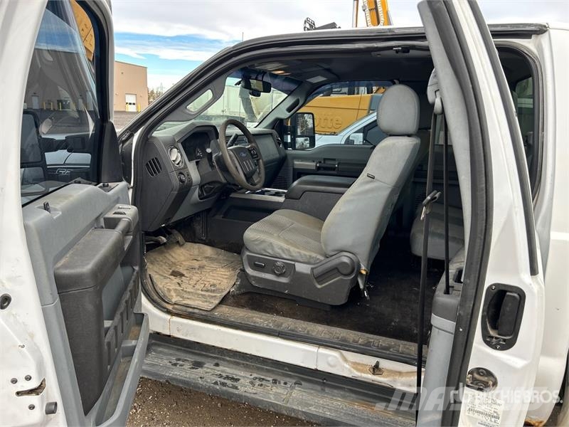 Ford F-250 XLT 4x4 Extended Cab Pickup Ostalo