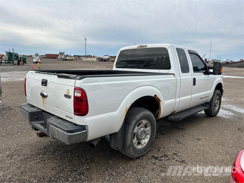 Ford F-250 XLT 4x4 Extended Cab Pickup Ostalo