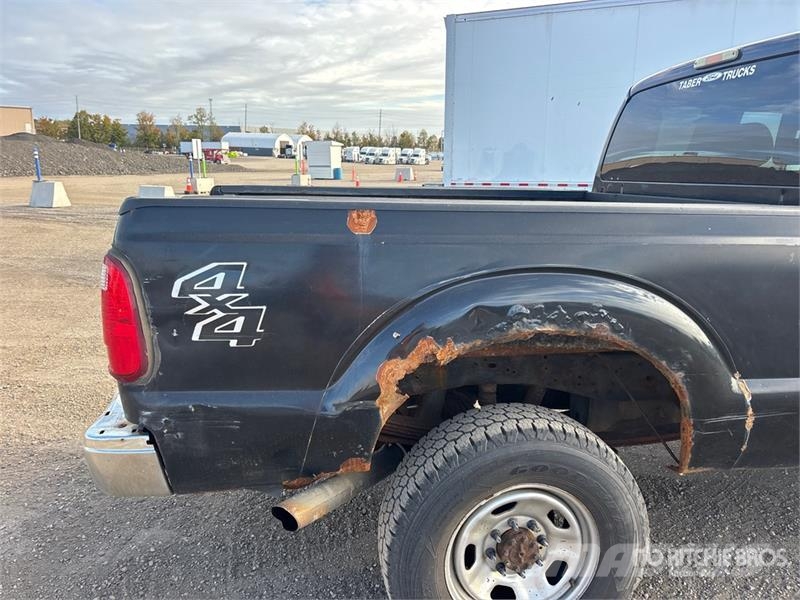 Ford F-250 XLT 4x4 Extended Cab Pickup Ostalo