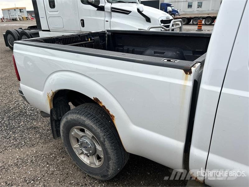 Ford F-250 XLT 4x4 Extended Cab Pickup Ostalo