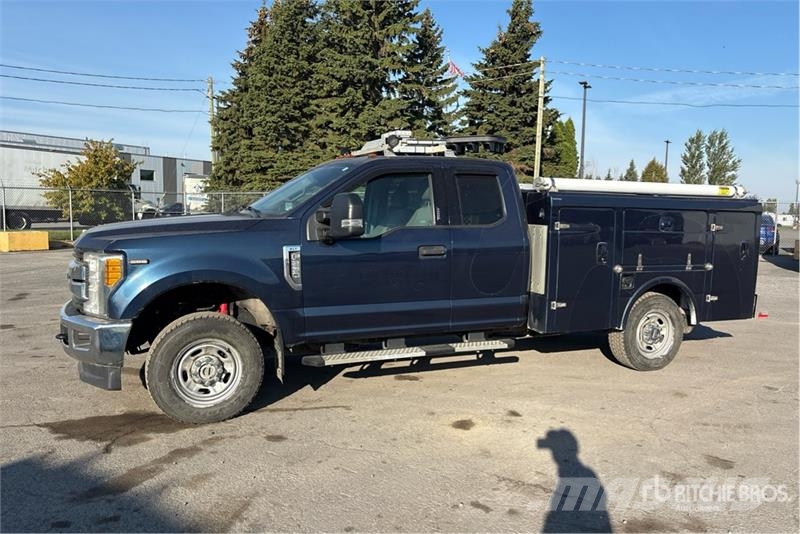Ford F-250 XLT 4x4 Extended Cab Utility Truck Pik up kamioni