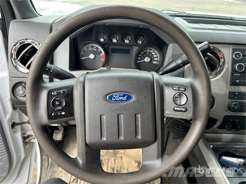 Ford F-250 XLT 4x4 Extended Cab Pickup Ostalo