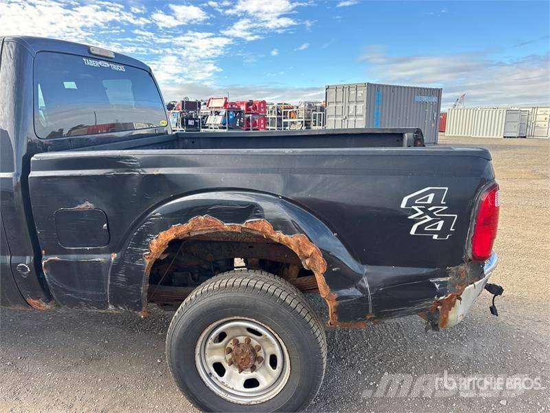 Ford F-250 XLT 4x4 Extended Cab Pickup Ostalo