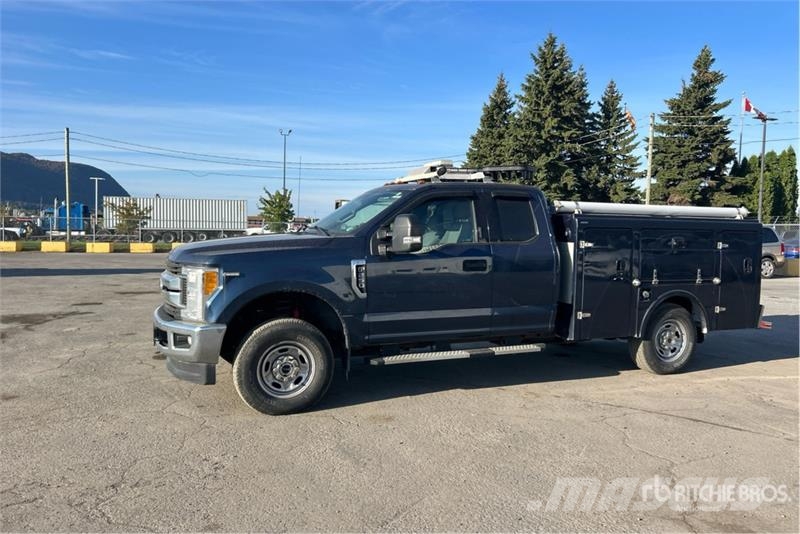 Ford F-250 XLT 4x4 Extended Cab Utility Truck Pik up kamioni
