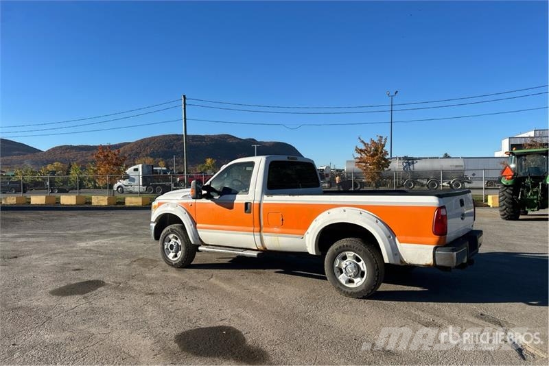 Ford F-250 XLT 4x4 Pickup Inne