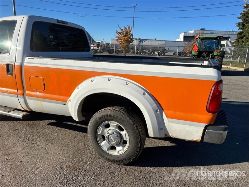 Ford F-250 XLT 4x4 Pickup Inne