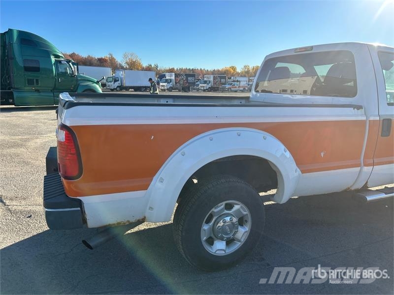 Ford F-250 XLT 4x4 Pickup Inne