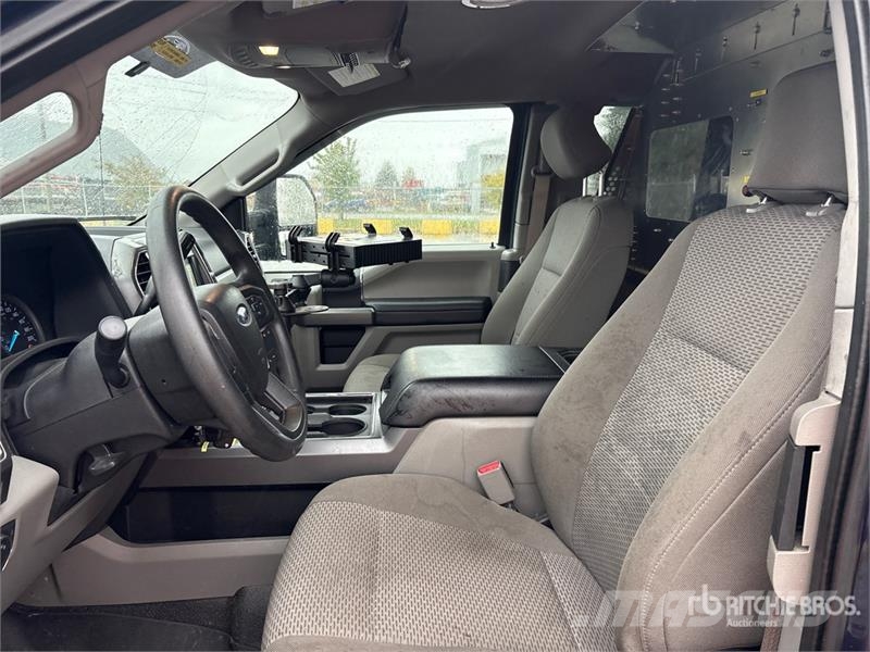 Ford F-250 XLT 4x4 Utility Truck Бортовые фургоны