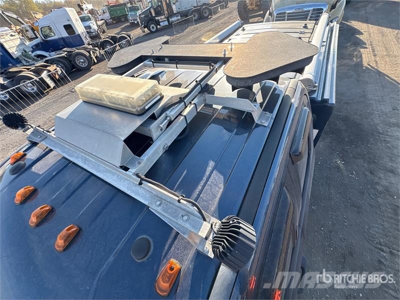 Ford F-250 XLT 4x4 Utility Truck Pikaplar