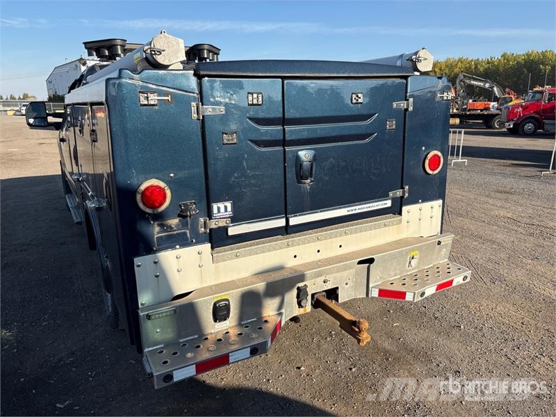 Ford F-250 XLT 4x4 Utility Truck Pikaplar