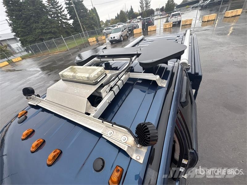Ford F-250 XLT 4x4 Utility Truck Бортовые фургоны
